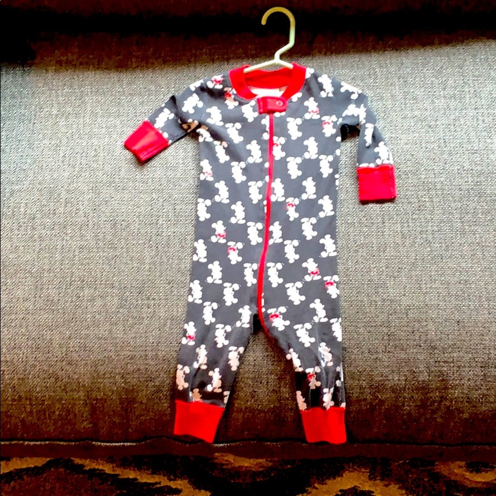 Hanna Anderson Mickey Mouse 9-12 mo pj’s